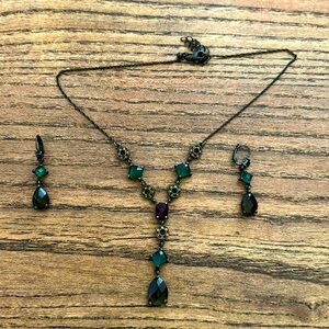 Medieval style necklace and drop earrings set